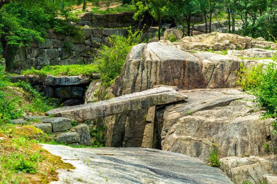 통돌다리의 발견은 수성동계곡을 복원하는데 결정적 역활을 했다.