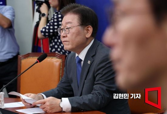 이재명 더불어민주당 대표가 31일 국회에서 열린 당 대표 취임 1주년 기자간담회에서 발언하고 있다. 사진=김현민 기자 kimhyun81@