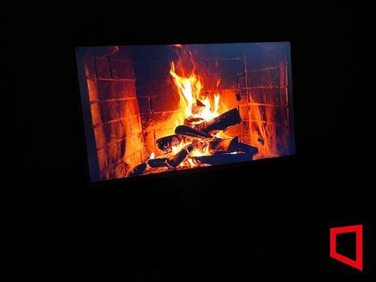 LG 스탠바이미 고(GO)를 통해 불멍을 연출한 모습. [사진=한예주 기자]