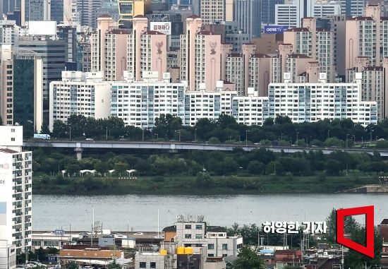 강북에서 본 잠원 한강아파트. 사진=허영한 기자 younghan@