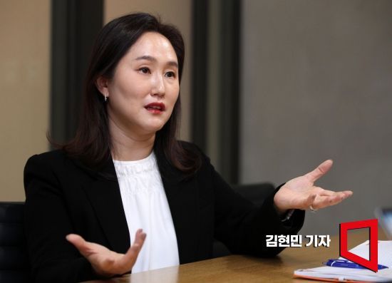 강민주 ING은행 수석 이코노미스트가 지난 12일 서울 중구 서울파이낸스센터 ING 회의실에서 아시아경제와 인터뷰를 하고 있다. 사진=김현민 기자 kimhyun81@