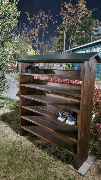 기증 설치된 신발장(오천 원동11공원).