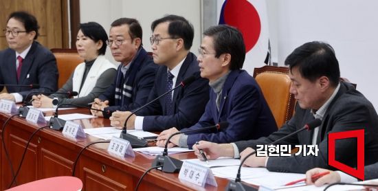 지난 11일 국회에서 열린 국민의힘 뉴시티프로젝트특위 5차 회의에서 조경태 위원장이 발언하고 있다. 사진=김현민 기자 kimhyun81@