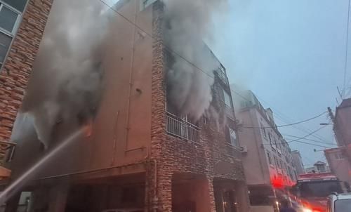 30일 울산 남구 한 빌라의 화재 현장[사진출처=울산소방본부 제공, 연합뉴스]