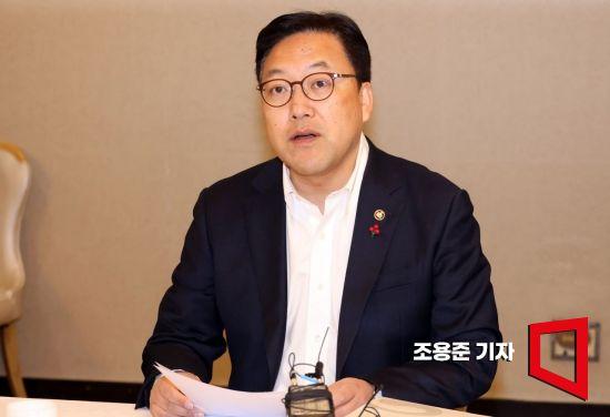 김병환 기획재정부 1차관이 22일 서울 종로구 정부서울청사에서 열린 비상경제차관회의 겸 물가관계차관회의에 참석해 모두 발언을 하고 있다. 사진=조용준 기자 jun21@