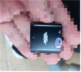 장애 학생의 옷자락에서 나온 소형 녹음기. [이미지출처=전국특수교사노조]