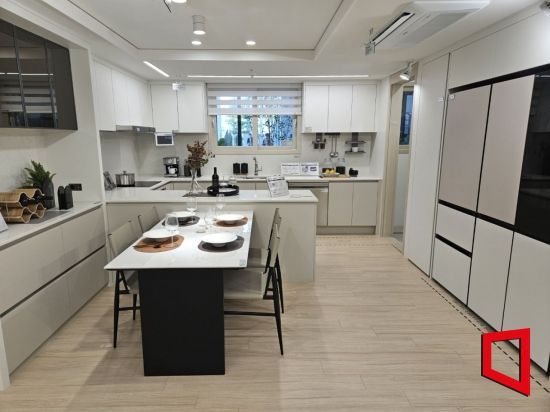 엘리프 남위례역 에듀포레  84㎡A 주방 모습. [사진=박승욱 기자]