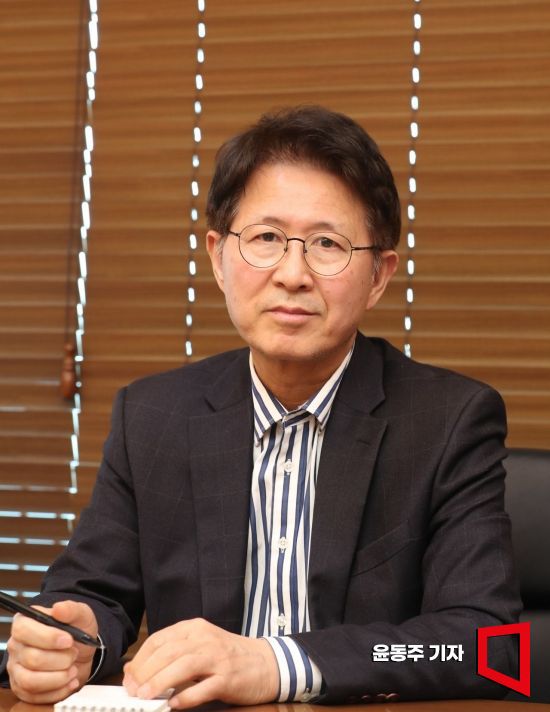 김만흠 전 입법조사처장. 사진=윤동주 기자 doso7@