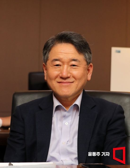 차재원 부산가톨릭대 특임교수. 사진=윤동주 기자 doso7@