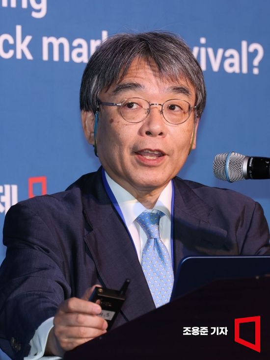 고다이라 류시로 일본 니케이신문 전문저널리스트가 9일 서울 중구 조선호텔에서 열린 '2024 아시아금융포럼(Asisn Financial Forum 2024)'에 참석해 '일본증시가 부활하는 비결은-일본 독립 사외이사제와 거래소의 역활을 중심으로' 이란 주제로 기조연설을 하고 있다. 사진=조용준 기자 jun21@