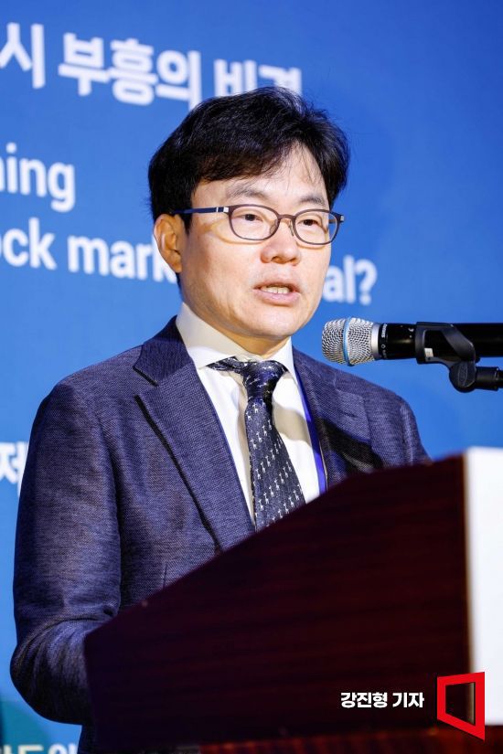 박상준 와세다대학교 교수가 9일 서울 중구 조선호텔에서 열린 '2024 아시아금융포럼'에 참석해 ‘현장에서 본 일본 경제’란 주제로 강연하고 있다. 사진=강진형 기자aymsdream@