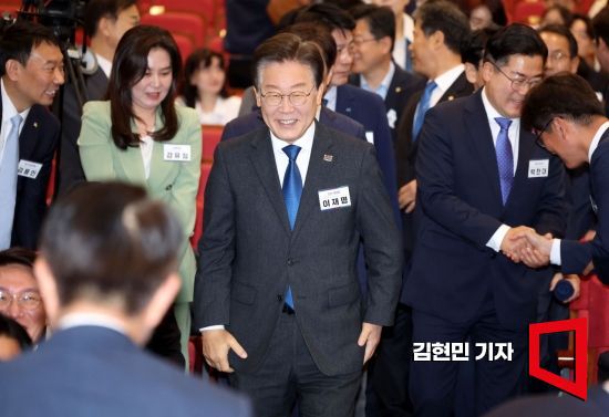 이재명 더불어민주당 대표가 16일 국회 의원회관에서 열린 제22대 전반기 국회의장단 후보 선출을 위한 당선자 총회에 참석하고 있다. 사진=김현민 기자 kimhyun81@