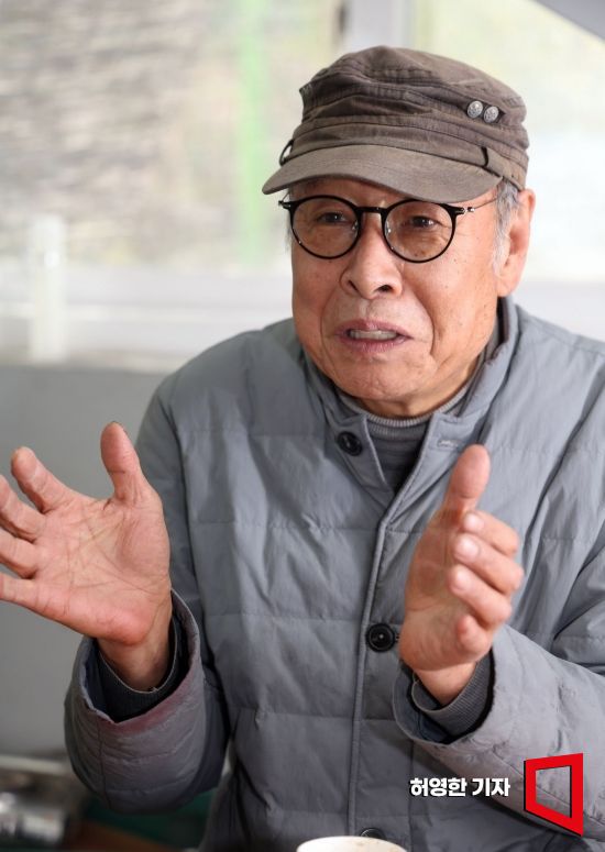 옻칠 장인 전용복 작가를 경기도 안성 전용복 아트스페이스에서 만나 작품과 경험에 대한 이야기를 들었다.  사진=허영한 기자 younghan@