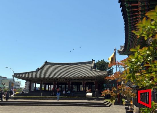 제주 관덕정 전경. [사진 = 김희윤 기자]