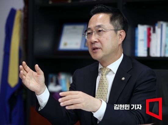 [여의도人터뷰] 박성준 민주당 의원. 사진=김현민 기자 kimhyun81@