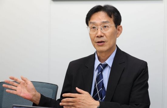 이지호 한국은행 조사국장이 서울 중구 한국은행에서 아시아경제와 인터뷰 하고 있다. 사진=조용준 기자 jun21@