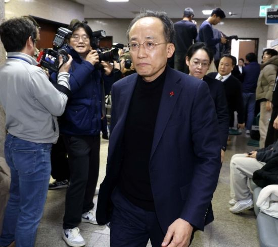 추경호 국민의힘 원내대표가 4일 국회에서 열린 최고위원회의를 마치고 나오고 있다. 김현민 기자