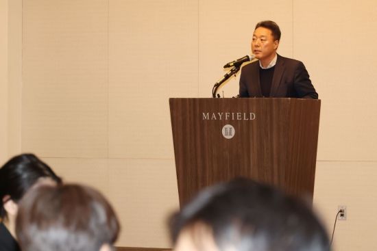 송경훈 제주항공 경영지원본부장이 30일 서울 강서구 메이필드 호텔에서 무안 제주항공 참사 관련 브리핑을 하고 있다. 조용준 기자