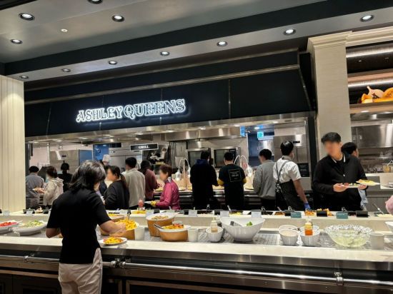 애슐리퀸즈 가산퍼블릭점. 이랜드이츠 제공