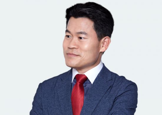 공무원 한국사 강사 전한길 씨가 부정선거 의혹을 거듭 강조하며 윤석열 대통령 탄핵 반대 집회에 참석하겠다고 밝혔다. 메가공무원 제공