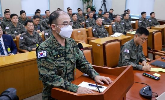 곽종근 육군 특수전사령관이 10일 국회 국방위원회에서 열린 비상 계엄 관련 현안질의에 출석해 발언하고 있다. 김현민 기자