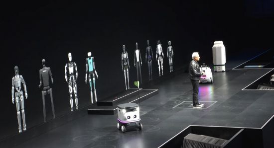 휴머노이드 로봇의 보편화에 대해 설명하는 젠슨 황 엔비디아 CEO. 아시아경제DB.