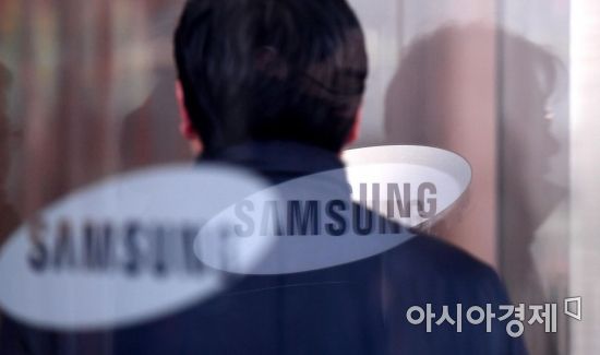 서울 삼성 서초사옥으로 직원들이 출근하고 있다./김현민 기자 kimhyun81@