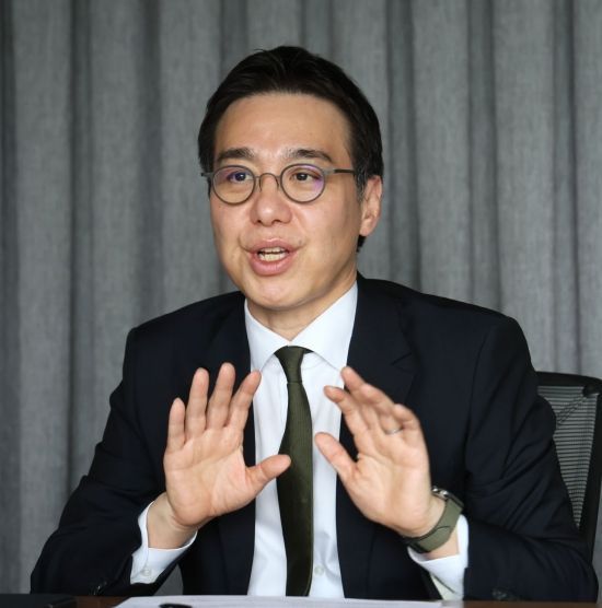 서은종 BNP파리바 서울지점 금융시장본부 대표가 서울 중구 BNP파리바 서울지점 본사에서 아시아경제와 인터뷰를 하고 있다. 윤동주 기자