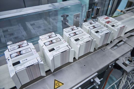 패커(Packer) 장비에 들어가기 전 대기 중인 ‘센티아’ 패키징 자재의 모습.[사진제공=한국필립모리스]