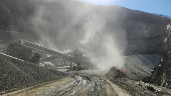 골재 생산 과정에서 파쇄 및 선별시설을 설치·운영하면서 비산먼지를 다량 배출한 사업장. 부산시 제공.