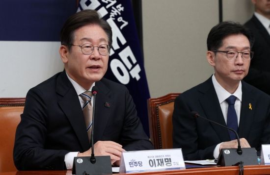 더불어민주당 대선후보 경선 주자인 이재명 전 대표가 16일 국회에서 열린 공명선거 실천 서약식에서 발언하고 있다. 김현민 기자