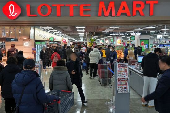 서울 강동구 롯데마트 천호점. 식료품을 전면에 내세운 점이 특징이다. (사진제공=롯데마트)