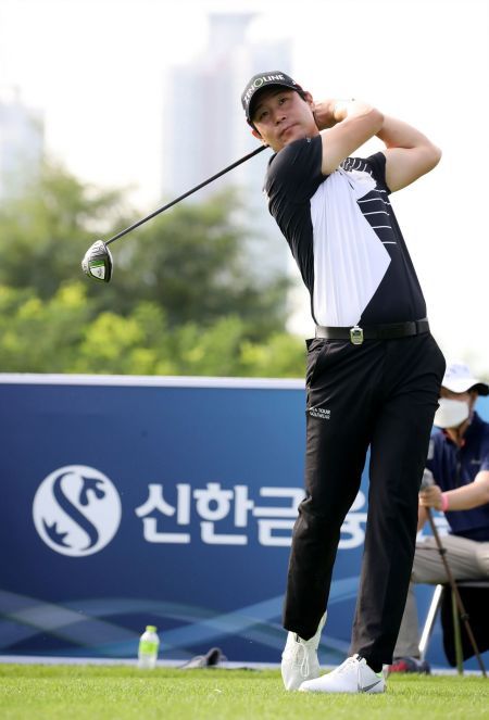 김대현은 생애 획득 상금 순위 톱 20 자격으로 올해 KPGA 투어에 복귀한다. KPGA