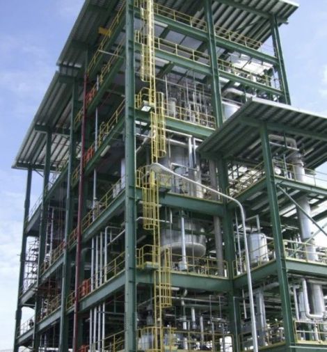 독일 티센크루프 그룹의 에스터화 반응로. 에스터화 지방은 식품, 디젤 연료, 의약품 등 다양한 산업군에 쓰인다. 티센크루프 홈페이지