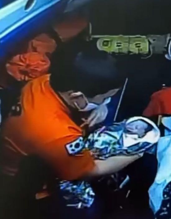 119구급차에서 태어난 아기의 모습. 강원특별자치도소방본부