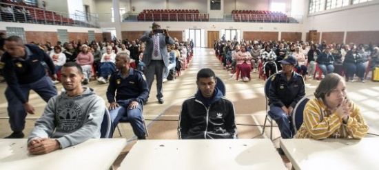 1년 전 남아프리카공화국에서 6세 소녀를 납치해 인신매매한 혐의로 유제 판결을 받은 소녀의 엄마와 그의 남자친구 등 일당의 모습. EPA연합뉴스