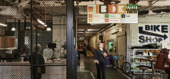 미국 필라델피아에 위치한 보크 빌딩(Bok Building). 200여개의 기업과 식당, 비영리 단체 등이 위치하고 있다. 보크 빌딩 홈페이지