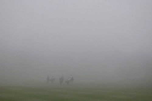 SK텔레콤 오픈이 짙은 안개와 폭우로 인해 이틀 연속 연기됐다. KPGA