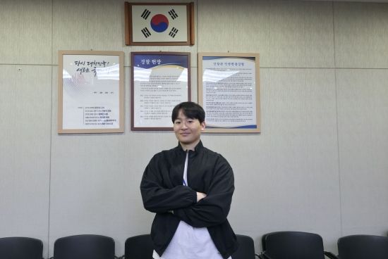 이승재 순경이 지난 16일 아시아경제와 인터뷰하고 있다. 최영찬 기자