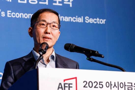 이동기 딜로이트컨설팅코리아 파트너가 21일 서울 중구 조선호텔에서 아시아경제 주최로 열린 '2025 아시아금융포럼'에 참석해 ‘트럼프 2.0 시대, 가상자산 글로벌 동향 및 가상자산 기반 사업화 제언’이란 주제로 특별강연 하고 있다. 2025.5.21. 강진형 기자