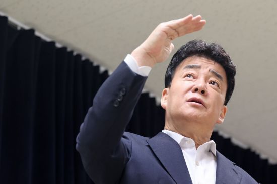 더본코리아가 상장 반년 만에 투자자 99.5%가 손실을 보고 있다는 통계가 나왔다. 연합뉴스