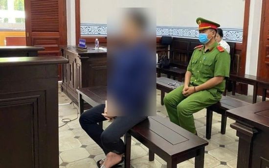 베트남에서 부부 싸움을 말리던 부친을 살해한 혐의로 기소된 한국인 남성이 사형을 선고 받았다. 뚜오이째