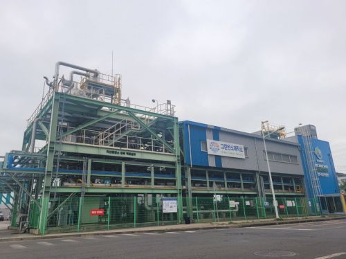 중부발전 보령화력발전소에 설치된 이산화탄소 액화 설비. 강희종기자