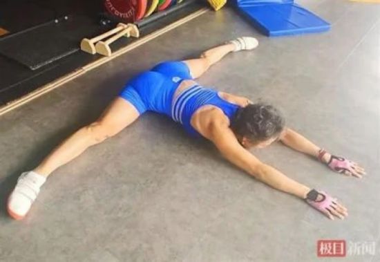 중국 ‘2025 전국 피트니스 신인선발대회’ 동메달 수상자 쑨밍후이(71). SCMP