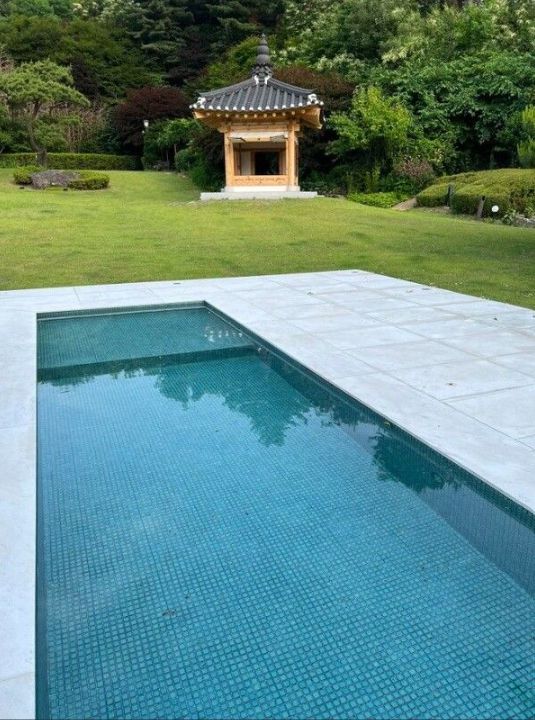 '반려견 수영장'으로 의심받고 있는 대통령 관저의 시설물. 박홍근 페이스북