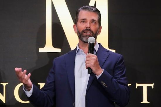 트럼프 모바일 출시를 알리는 도널드 트럼프 주니어. AP 연합뉴스