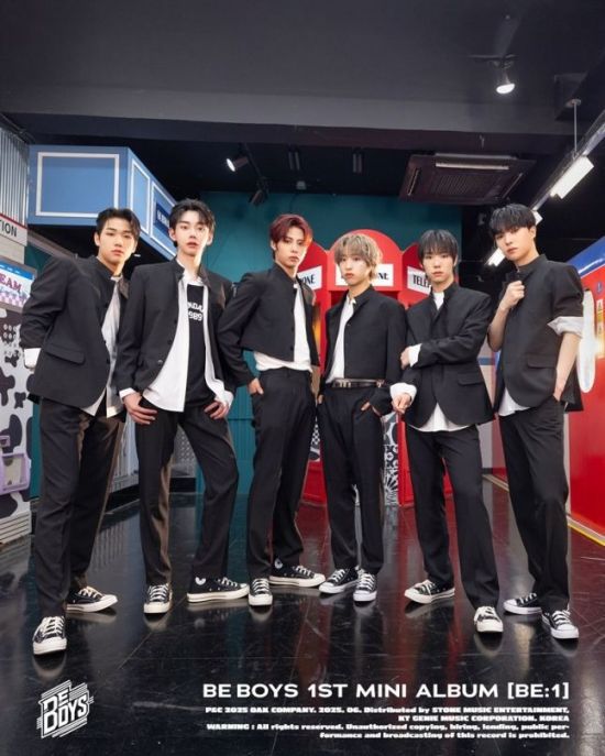 비보이즈 첫 번째 미니앨범 '비:원'(BE:1) 이미지. 오크컴퍼니