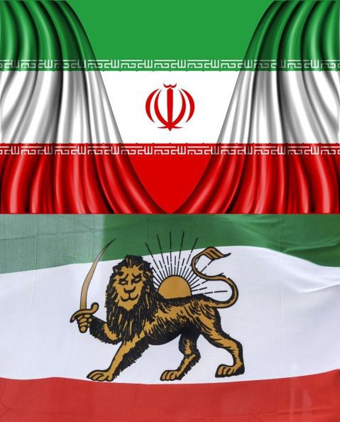 현대 이란 공화국(위)의 국기와 1979년까지 쓰인 이란 제국의 국기. 이란 공화국은 제국의 사자 문양을 이슬람의 상징인 '초승달과 칼'로 대체했다. 옛 이란 제국 국기는 공화국 신정에 반대하는 이란민주주의전국연합(NUFDI) 등 반정부 조직이 사용하고 있다. 픽사베이, NUFDI 홈페이지