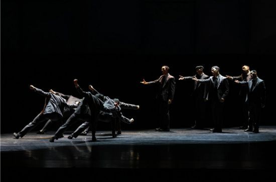 최상철 현대무용단 공연 장면   [사진 제공= 문화체육관광부]