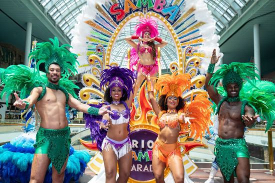 롯데월드 어드벤처 삼바 퍼레이드. 롯데월드 제공